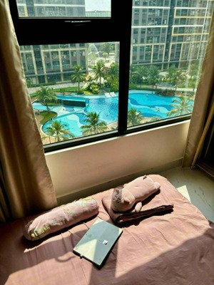 chính chủ bán căn hộ vinhomes chỉ 2 tỷ cạnh vincom