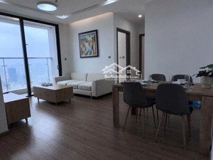 gia đình cần bán căn 3pn góc 136m tòa hateco laroma , sổ lâu dài,giá 17,5 tỷ.lh 