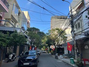 cần bán nhanh nhà mặt tiền đường phạm tu cách biển mỹ khê 1km đường 5.5m