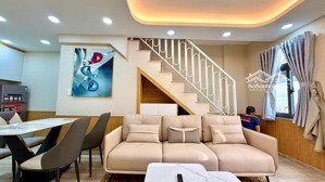 nhà tt q3 - hẻm xe hơi -sát mặt tiền - mà chỉ hơn 6 tỷ