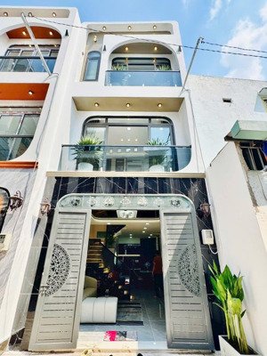 hạ giá bán nhanh nhà bùi văn ba, quận 7. giá:3tỷ990/52m2. 3tầng kiên cố. sổ hồng riêng đã hoàn công