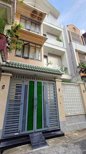 biệt thự ngang 6m, hẻm xe tải ngay nguyễn văn trỗi, dt 6x8m, 4 tầng, nằm sau căn mặt tiền, 9,5 tỷ