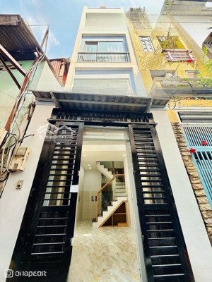 đoàn văn bơ, p.10, q.4 sát mt (1 sẹc) diện tích: 24m (3m 7.3m)