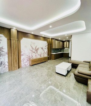 11,3tỷ lô góc phố tư đình 45m2, 6tầng, mt4m. mặt đường kd xe tải thông.