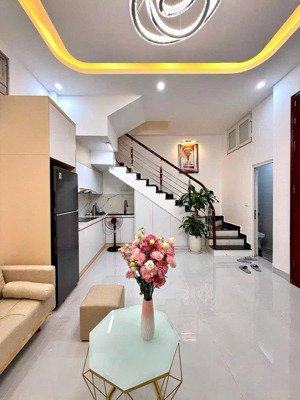 nhà mới ở ngay full nt 5 tầng thịnh quang 35m 7,88 tỷ