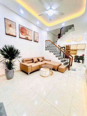 duy nhất phố hoàng văn thái 42m2 phân lô ô tô vào nhà, kinh doanh, 5 tầng còn mới giá rẻ vô địch.