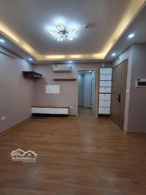 chủ cần tiền mua nhà mặt đất nên cần bán gấp căn hộ ruby cyti 3 giá siêu mềm