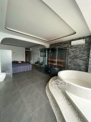 siêu phẩm dòng tiền - tòa 5 tầng phố loseby trục du lịch thông biển mỹ khê