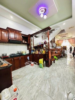 nhà bán gấp lê thị riêng -q12-65m2.-giá 8tỷ