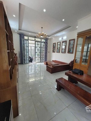 độc quyền trên thị trường - hẻm xe hơi tránh ngay giải phóng - 70m2 công nhận đủ - 4 lầu 1 tum