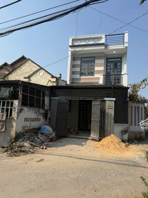 bán nhà ngay cổng trường cầu xáng tân hiệp, hóc môn