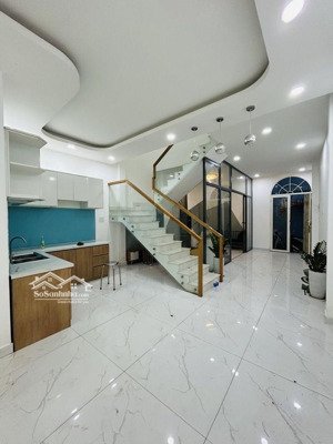 nhà mới quận 7 vào ở ngay, ngang 5m nở hậu tài lộc