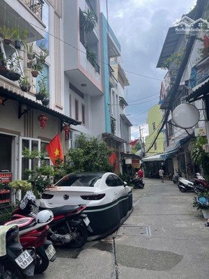 nhà 2 mặt tiền hẻm xe hơi hoàng văn thụ tân bình giá siêu tốt