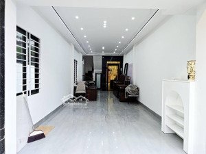 bán nhà lô góc 6 tầng thang máy gara 2 ô tô gần đường cổ linh thạch bàn, long biên