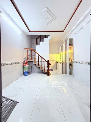 bán nhà 2 lầu đồng sở hữu 2 phòng ngủ 2 wc thạnh xuân quận 12, đường ô tô tới nhà