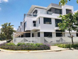 khan hiếm góc 2mt an phú, quận 2. 5 tầng đường số 53. 8.3 x 22m. cn 159m2. hđt: 115tr. gá 35.4 tỷ.