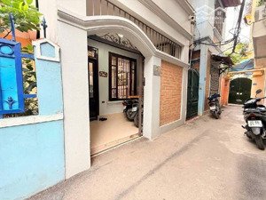 bán nhà 2 tầng tây hồ dt 120m2 mt 8m, ngõ oto, phù hợp xây căn hộ apartment cho khách nn thuê.