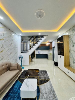 trần quốc thảo quận 3, 2 tầng btct 2pn 2wc, nhà mới ở ngay tặng full nội thất, hai mặt thoáng mát