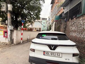 chính chủ gửi bán hộ căn nhà đẹp - tại ngọc thụy.5tầng dt:30m tc:7,50.tỷ. 20mcách ô tô