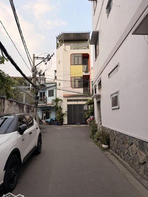 55m2 - ngang 4m thích quảng đức phú nhuận mới đẹp - hẻm xe hơi 6m né nhau giá chỉ - 9,8 tỷ tl