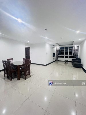 cần bán gấp căn hộ giai việt 2pn 2wc 115m - sổ hồng lâu dài - view nội khu. vị trí trung tâm p5 q8