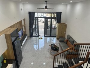 nhà mặt tiền đinh nhật tân full nội thất xách vali ở ngay