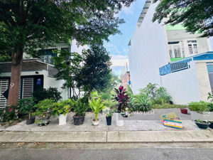 bán đất đường 92 kđt mỹ gia gói 5 đường 14m
---------
diện tích : 100m2 ngang 5m đường số 92