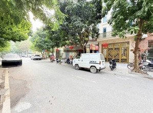 chính chủ f0 cần bán gấp nhà kđt văn phú, kinh doanh, vỉa hè đá bóng,6 tầng,thang máy lh:0927113868