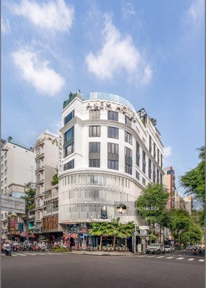 bán khách sạn 60 phòng - hầm - 10 tầng - mt thủ khoa huân quận 1 - hđt 700 triệu - giá 145 tỷ