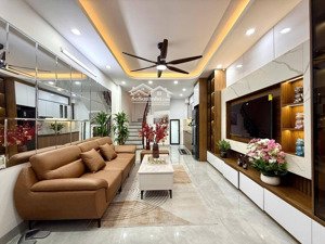 hot bán nhà tại định công thượng diện tích 31m2 x 5 tầng ô tô đỗ cửa mặt tiền bề thế