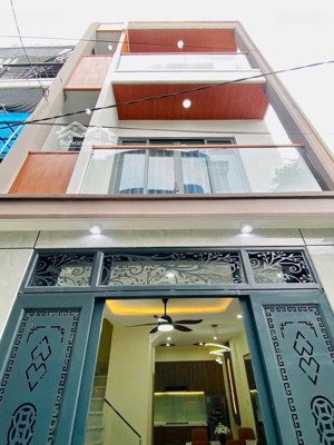 cô tư cần bán nhà đỗ quang đẩu, phạm ngũ lão, q1 giá 4tỷ8 gần công viên 23 tháng 9, dt 76,5m2