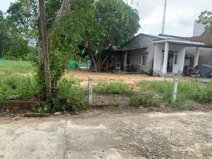 cần bán 230m2 đất ở hoàn toàn đường bê tông ra biển tại xã bình minh,thăng bình,quảng nam