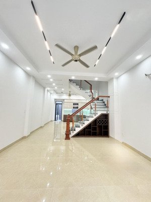 siêu phẩm nhà mới 4 tầng ngang 5m - ngay đầu đỗ xuân hợp - vào ở ngay