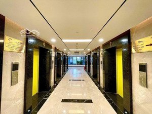 bán căn hộ góc 3pn thô duy nhất còn lại hoàng huy commerce. lh: 