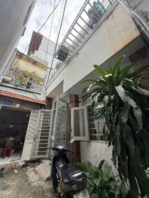 bán gấp nhà ngay trung tâm quận 7 - ngang bề thế 5m chỉ 3 tỏi nhỉnh - ngay phú mỹ hưng