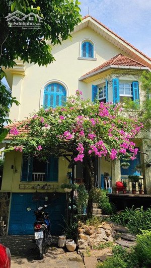 một căn duy nhất - biệt thự địa trung hải ngọc thụy 430m2 - sân vườn - bể cá koi - view hồ