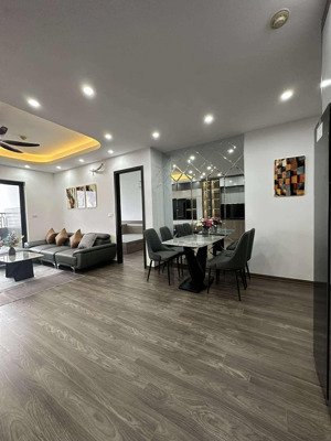 bán căn hộ chung cư eco green 286 nguyễn xiển. dt 75m2 gồm 2 p ngủ, 2wc. giá 6,5 tỷ. lh 