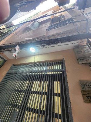 nhà đẹp - đê la thành - đống đa - 50m2 - 5 tầng - mặt tiền 4.2m - 9.5 tỷ - ngõ thông thoáng