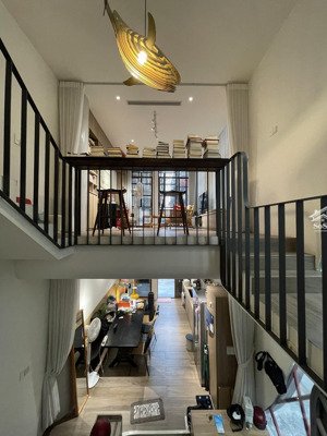 chính chủ cho thuê nhà thiết kế may đo, dt 4x10m, 1 trệt 3 lầu, hẻm xe hơi phù hợp ở, kd,văn phòng