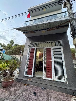 b98. bán nhà tđc hòn đỏ vĩnh thọ - cách biển 20m - 7 tỷ 700