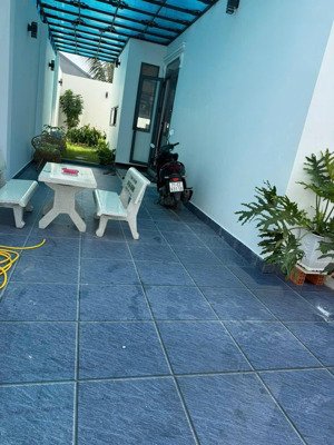 cần tiền bán gấp nhà biêt thự hóc môn 10x 17m =188m giá 7,6ty tl.