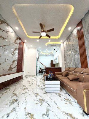 rẻ quá! nhà cát linh đống đa, 30m ra phố, 3 gác đỗ cửa, tặng full nội thất, ở ngay, 40m2 * 5t