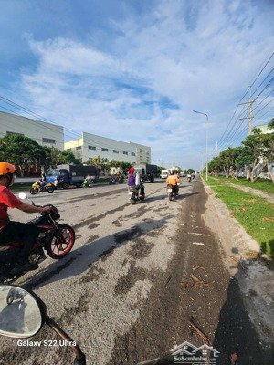 giá siêu tốt chỉ 6tỷ679tr 19x55m=1000m2 tc 500m2, ngay kcn đại đăng đường thông hơn 5m ôtô dân kín