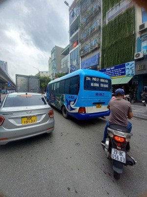 bán đất ngã tư đường láng - gần cầu giấy 104 m2. măt tiền 8m kinh doanh