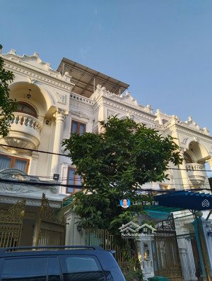 không phải cho tất cả, biệt thự trên 100m2, cực sang trọng, vị trí đẳng cấp hàng đầu nguyễn hữu dật