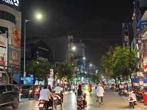 cho thuê nhà ngang 7.3m mặt phố tô hiệu, vỉa hè để xe rộng