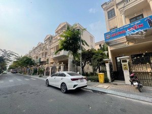 bán căn hướng nam - đường số 12 - cách lotter mart 100m - giá 25 tỷ