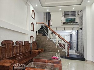 cân chuyển nhượng nhà 3 tầng 1 tum....khu vuc ..k96.. điện biên phủ. ô tô..(5m...).quận.thanh