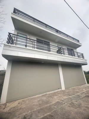 bán nhà mới tinh 2 tầng 1 tum phú cát, quốc oai, hà nội diện tích: 150m mặt tiền: 5m