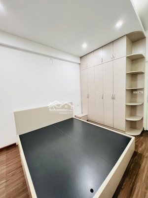 chính chủ bán gấp căn 70m2, 2 phòng ngủ, 2wc giá 5,x tỷ tòa ct2 chung cư c14 bắc hà, hà nội. sổ đỏ